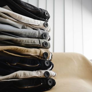 Short kaki nam.  Chất kaki dày dặn , thun con giãn , mặt vải mịn.