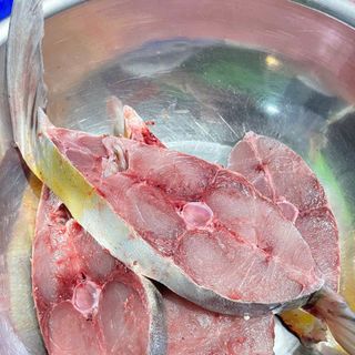 Cá bè trang tươi cắt khúc cấp đông khay 1kg (giao tphcm)