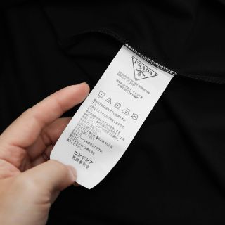 Áo thun nam. Chất liệu Cotton 4 chiều, co giãn mềm mịn, thấm hút mồ hôi tốt. Logo gắn ngực đơn giản, sắc nét, Ko bong tróc khi sử dụng.