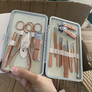 Bộ dụng cụ bấm móng tay 18 món