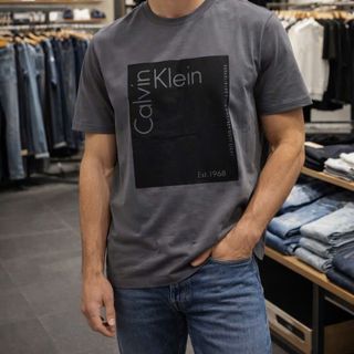 Mẫu áo thun nam basic tinh tế ,logo thêu in lụa kĩ lưỡng bao bong tróc.