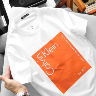 Mẫu áo thun nam basic tinh tế ,logo thêu in lụa kĩ lưỡng bao bong tróc.