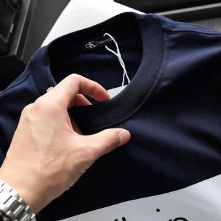 Mẫu áo thun nam basic tinh tế ,logo thêu in lụa kĩ lưỡng bao bong tróc.