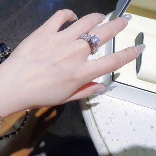 SĂN SALE ĐẦU NĂM ĐỒNG HỒ NỮ THỜI TRANG CHANEU MẶT VUÔNG DÂY KẾT NGỌC TRAI