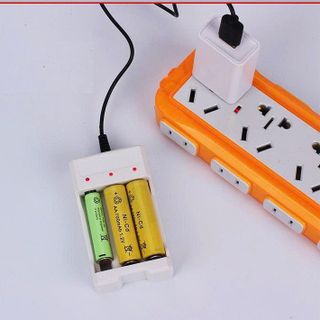 BỘ SẠC PIN ĐA NĂNG 3 KHE