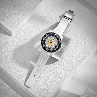 GUCC 𝐃𝐢𝐯𝐞 𝐑𝐮𝐛𝐛𝐞𝐫 𝐖𝐚𝐭𝐜𝐡