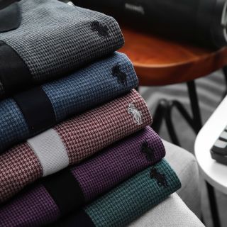 Áo thun polo nam. Chất liệu vải hãng xịn, sợi vại mịn mướt vừa, mặc lên fom dáng đứng rất đẹp.