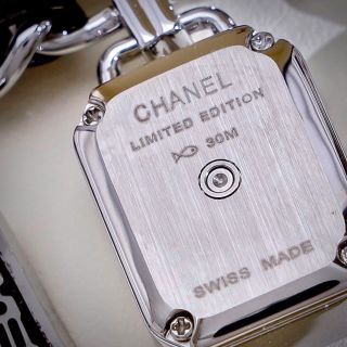 CHANE 𝐏𝐫𝐞𝐦𝐢𝐞̀𝐫𝐞 𝐜𝐡𝐚𝐫𝐦𝐬 𝐇𝟗𝟖𝟓𝟗