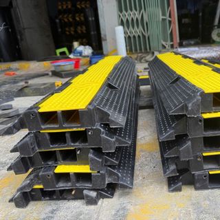 GỜ GIẢM TỐC BẢO VỆ CÁP 2 RÃNH BGT