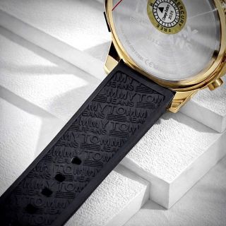 Tom Jeans vàng đen