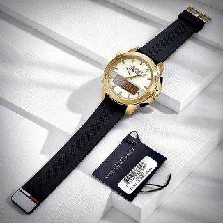 Tom Jeans vàng đen