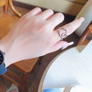 SĂN SALE ĐẦU NĂM ĐỒNG HỒ NỮ THỜI TRANG DANIEL W DÂY CAO SU ĐEN