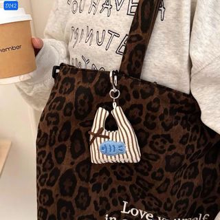 KHOÁ TIM TÚI XÁCH