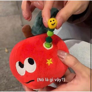 MÓC TREO TÁO ĐỎ SÂU RÚT, KHOÁ VÀNG