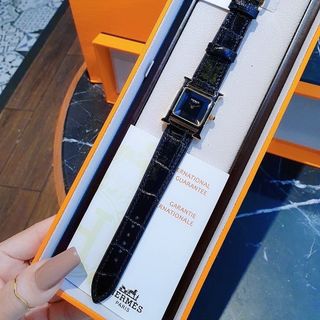 ĐỒNG HỒ NỮ CAO CẤP HERMET DÂY DA FULL ĐEN NIỀNG VÀNG MẶT KÍNH CẮT GIÁC GIÁ MỚI