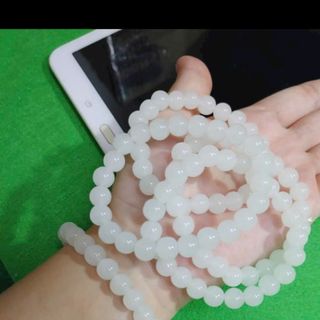 Chuỗi đeo tay phong thủy màu trắng đá 8mm