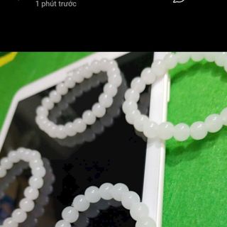 Chuỗi đeo tay phong thủy màu trắng đá 8mm