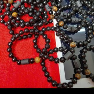 Vòng tay chuỗi hạt đeo tay màu đen mẫu y hình