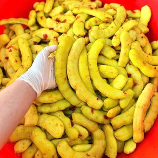 Me giòn mắm kẹo