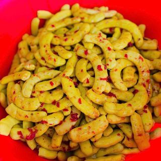 Me giòn mắm kẹo