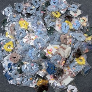 CỘT CHARM LỘN XỘN