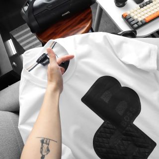 ÁO BOSS BASIC LOGO IN NGỰC. Chất vải cotton 4 chiều, thấm hút mồ hôi tốt.