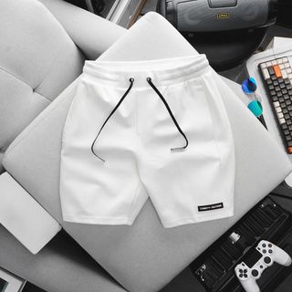 Quần Short thun nam. Chất vải Bc cotton mịn dày cực đẹp. Thiết kế logo basic.