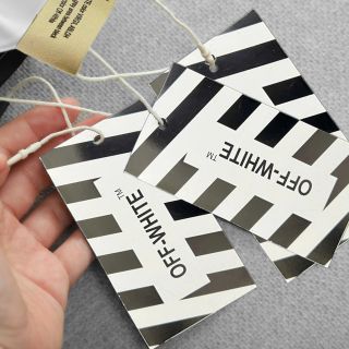 Áo Off nam. Chất vải cotton 4 chiều mịn mượt.