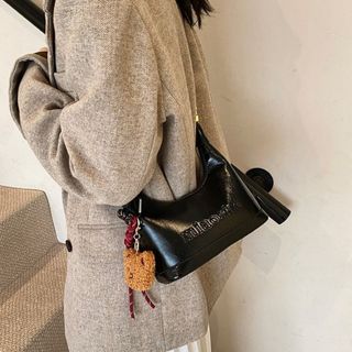 Túi xách nữ, túi đeo chéo dáng thuyền da bóng tặng kèm gấu treo K621