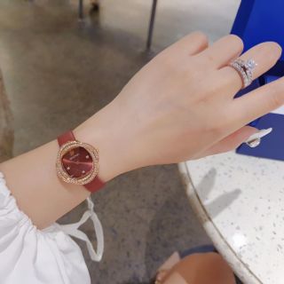 SĂN SALE LỚN ĐỒNG HỒ NỮ CAO CẤP SWAROKI  DÂY DA ĐỎ VIỀN PHA LÊ