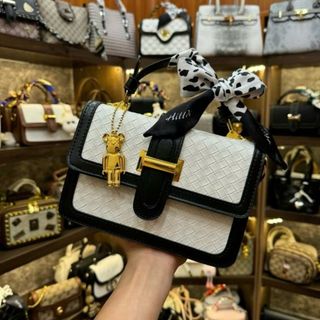 Túi xách nữ, túi công sở xách tay da vân nổi cham gấu đồng K700