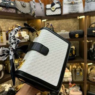 Túi xách nữ, túi công sở xách tay da vân nổi cham gấu đồng K700