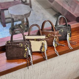 Túi xách nữ, túi đeo chéo hai quai da dày form cứng cáp tặng kèm charm vợt dễ thương K740