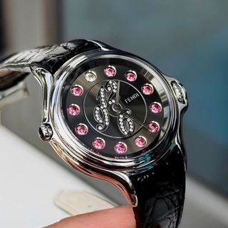 SALE LỚN ĐỒNG HỒ NỮ SIÊU CẤP PENDI MẶT ĐÁ XOAY ĐỔI NHIỀU MÀU TẶNG KÈM DÂY HÃNG FULLBOX