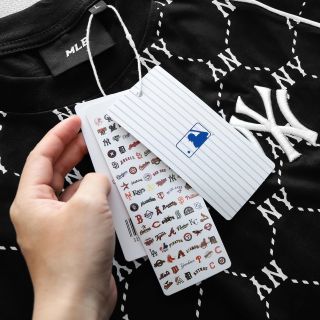 T- shirt nam. Chất thun cotton 4c cao cấp xịn, in lụa nỗi full,thêu sắc nét.