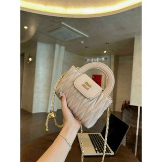 Túi xách nữ, túi đeo chéo chần chỉ da mềm Min dây đeo kèm chuông tăng giảm K492