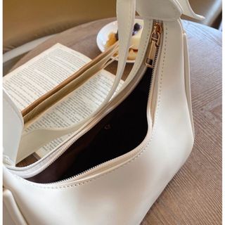 Túi xách nữ, túi đeo chéo dáng thuyền da mềm K48