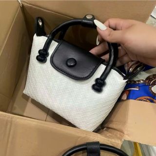 Túi xách nữ, túi đeo chéo hai quai phối cúc, móc khóa hình gấu K585