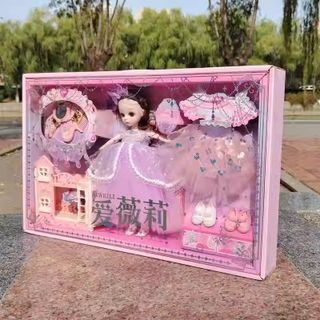 HỘP BÚP BÊ KÈM ĐẦM VÀ BĂNG ĐÔ CÀI TÓC