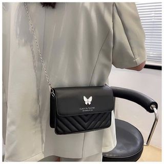 Túi xách nữ túi đeo chéo chần chỉ nắp trơn gắn hình bướm K542