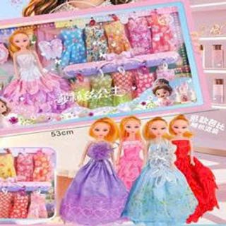 HỘP BÚP BÊ KÈM NHIỀU ĐẦM