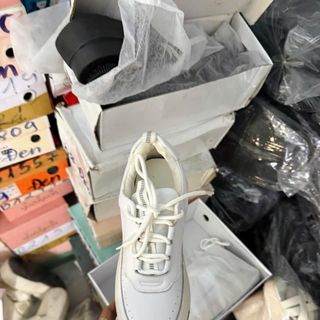 THANH LÝ LÔ GIÀY DÉP New mẫu lộn xộn như hình