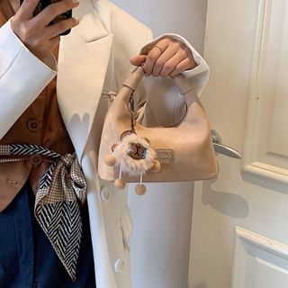 Túi xách nữ, túi đeo chéo da nhung dáng thuyền tặng kèm gấu bông treo K617