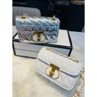 Túi xách nữ, túi đeo chéo chần chỉ da bóng khóa T dây đan xích K427