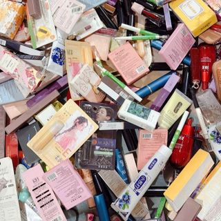 THANH LÝ LÔ 300 MỸ PHẨM lộn xộn như hình đồng giá