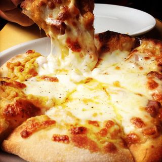 Phô mai khối Amozzaa khối 2,2kg