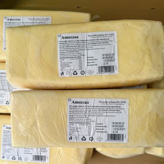 Phô mai khối Amozzaa khối 2,2kg