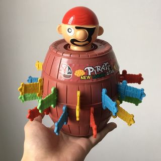 HỘP GĂM HẢI TẶC