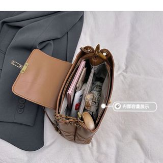 Túi xách nữ, túi đeo chéo chần chỉ tai gập khóa CD K507