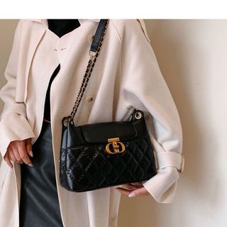 Túi xách nữ, túi đeo chéo chần chỉ tai gập khóa CD K507